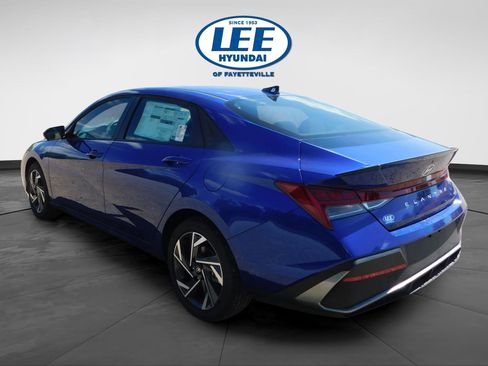 Certified 2025 Hyundai Elantra SEL image 5