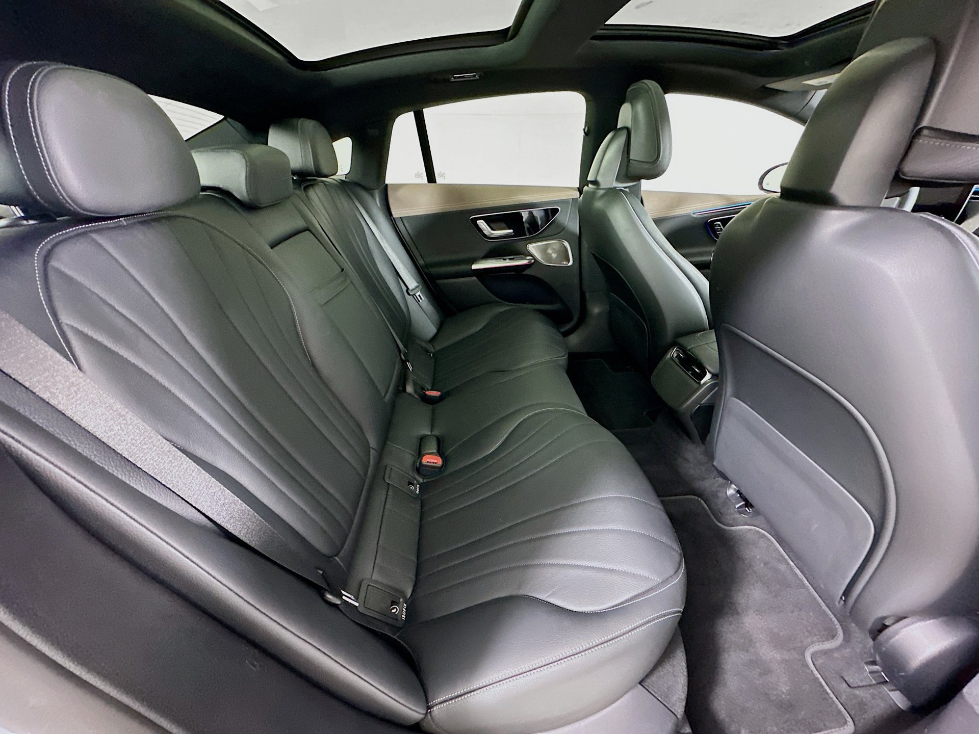 Certified 2023 Mercedes-Benz EQE 500 4MATIC Sedan image 29