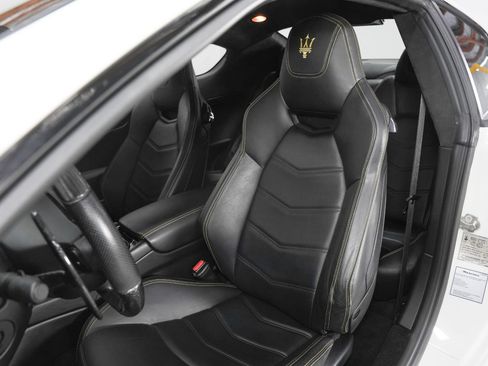 Used 2014 Maserati GranTurismo Coupe RWD image 37