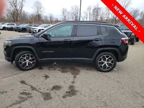 Used 2024 Jeep Compass Limited image 6