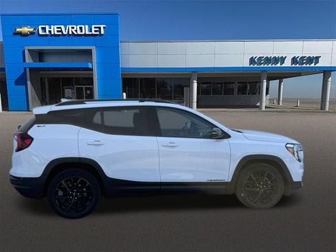 Used 2023 GMC Terrain SLT w/ Elevation Edition FWD image 3