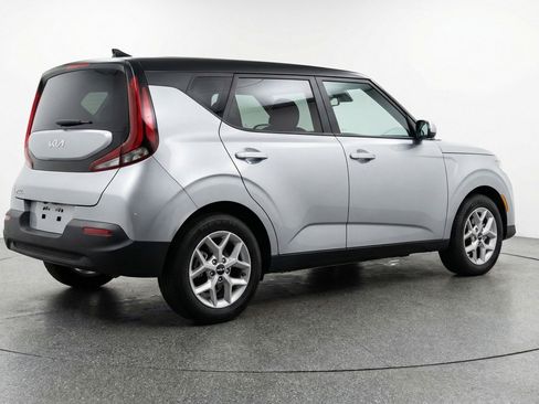 Used 2025 Kia Soul LX w/ LX Technology Package image 9