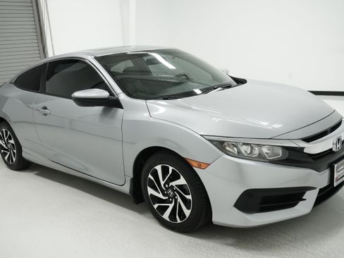 Used 2016 Honda Civic LX-P image 3