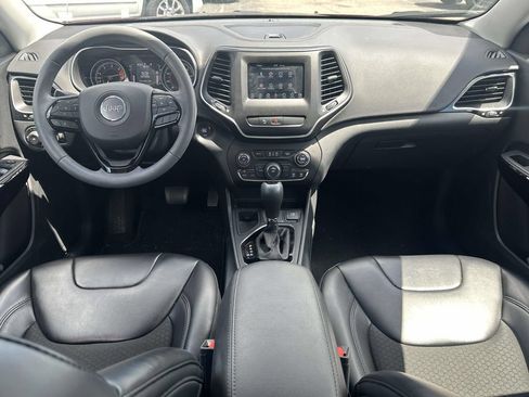 Used 2020 Jeep Cherokee Latitude Plus FWD image 13