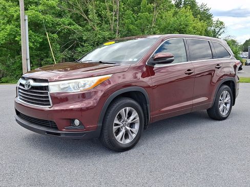 Used 2016 Toyota Highlander Plus AWD/4WD image 3