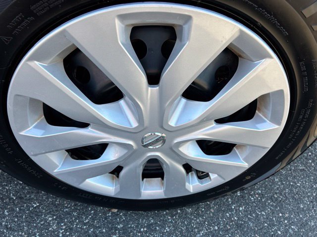 Used 2018 Nissan Rogue S AWD/4WD image 9