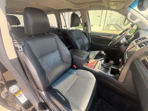 Used 2015 Lexus GX 460 w/ Premium Package AWD/4WD image 28