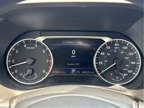 Used 2025 Nissan Sentra SV FWD image 17