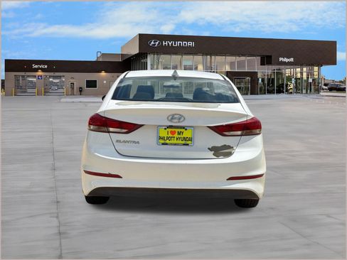 Used 2018 Hyundai Elantra SEL FWD image 9