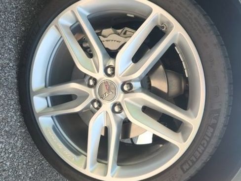 Used 2019 Chevrolet Corvette Stingray Coupe w/ 1LT RWD image 15