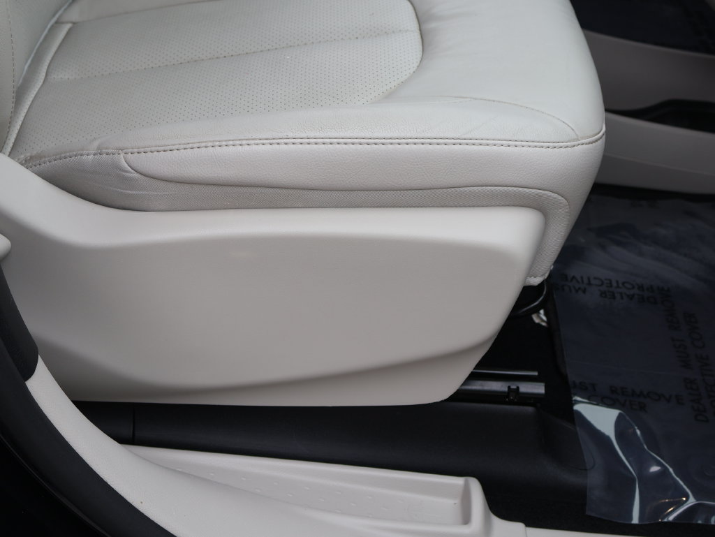 Used 2021 Chrysler Pacifica Touring-L FWD image 9