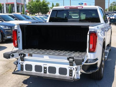 Used 2025 GMC Sierra 1500 SLT w/ SLT Premium Plus Package AWD/4WD image 28
