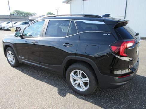 Certified 2022 GMC Terrain SLE w/ Driver Convenience Package AWD/4WD image 8