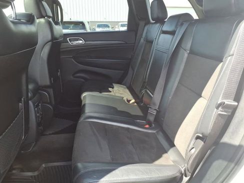Used 2019 Jeep Grand Cherokee Altitude AWD/4WD image 15
