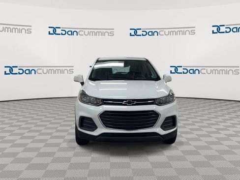 Used 2020 Chevrolet Trax LS AWD/4WD image 3