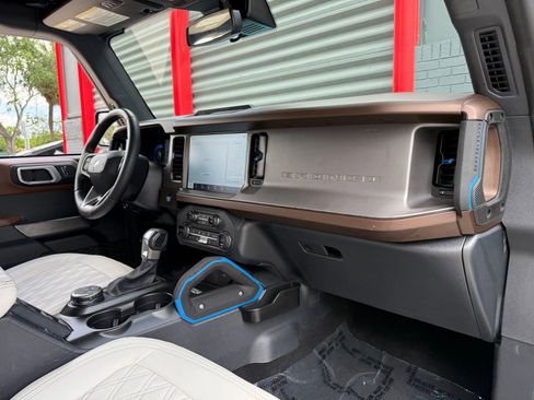 Used 2023 Ford Bronco Outer Banks AWD/4WD image 38