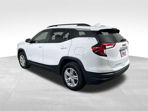 Used 2024 GMC Terrain SLE w/ Driver Convenience Package FWD image 4
