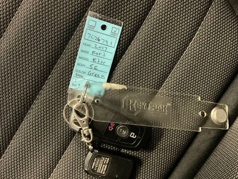 Used 2017 Ford Edge SE FWD image 33