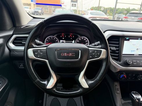 Used 2017 GMC Acadia SLT w/ LPO, Cargo Package FWD image 15