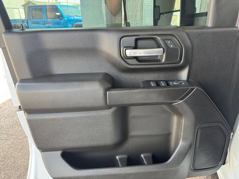 Used 2024 GMC Sierra 2500 Pro w/ Convenience Package RWD image 7