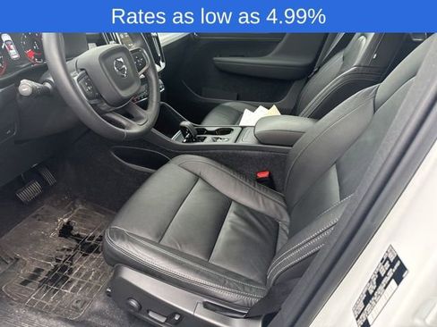 Certified 2022 Volvo XC40 T5 Momentum image 16