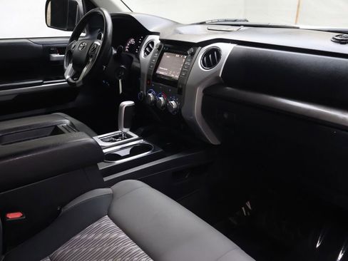 Used 2018 Toyota Tundra SR5 w/ SR5 Upgrade Package AWD/4WD image 11