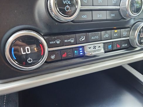 Used 2024 Ford Expedition Max XLT RWD image 24
