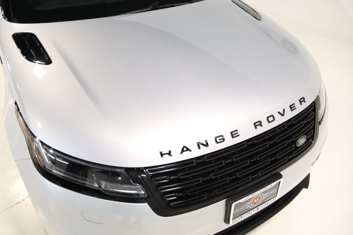 Used 2025 Land Rover Range Rover Velar Dynamic SE AWD/4WD image 25