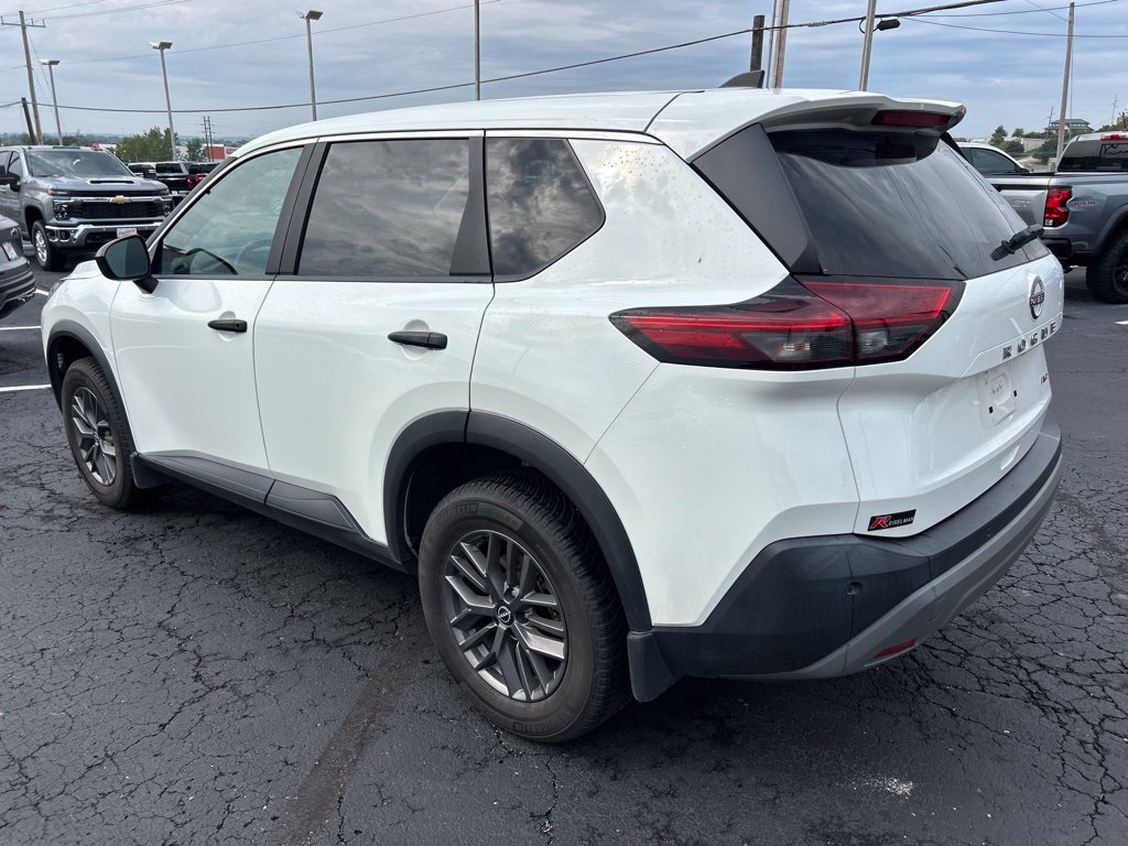 Used 2023 Nissan Rogue S AWD/4WD image 7