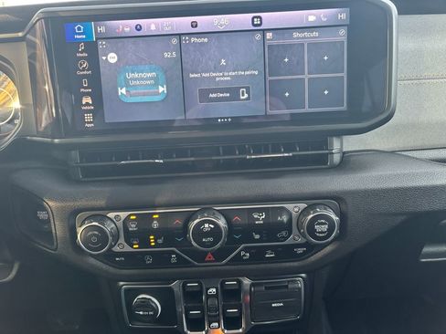 Used 2024 Jeep Wrangler Sport S image 26