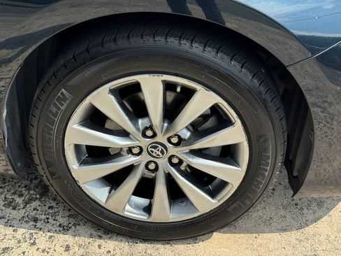 Used 2016 Toyota Camry XLE w/ Moonroof Package FWD image 31