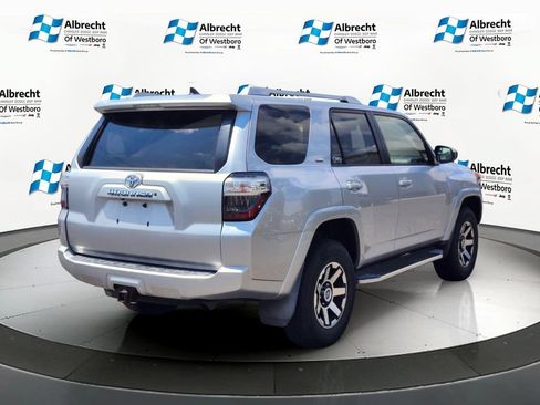 Used 2015 Toyota 4Runner SR5 AWD/4WD image 5