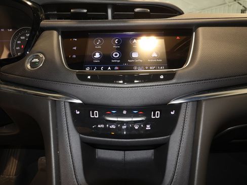 Certified 2025 Cadillac XT5 Premium Luxury w/ Technology Package AWD/4WD image 17