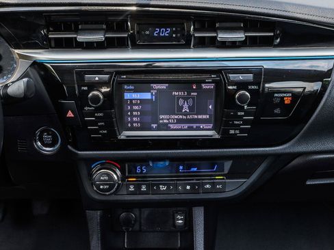 Used 2014 Toyota Corolla S FWD image 25