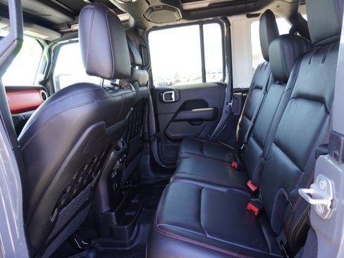 Used 2021 Jeep Wrangler Unlimited Rubicon AWD/4WD image 16