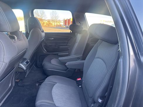 Used 2014 Chevrolet Traverse LT image 31