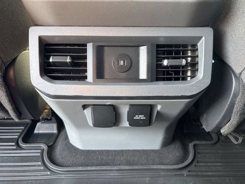 Used 2024 Ford F250 XLT w/ FX4 Off-Road Package AWD/4WD image 25