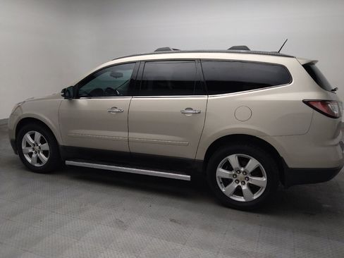 Used 2017 Chevrolet Traverse LT w/ Style and Technology Package FWD image 3