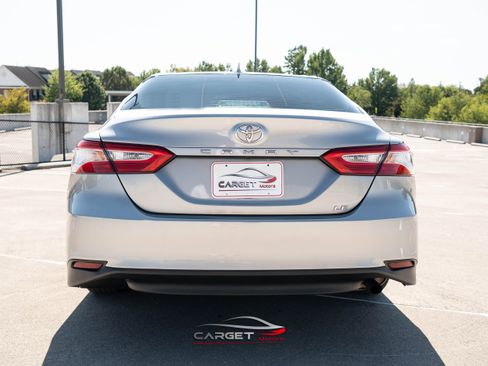 Used 2020 Toyota Camry LE image 6