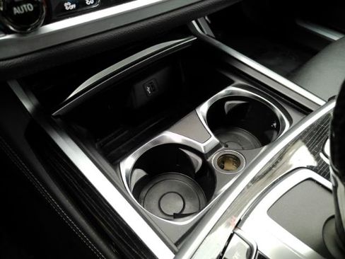 Used 2019 BMW 750i w/ Executive Package RWD image 53