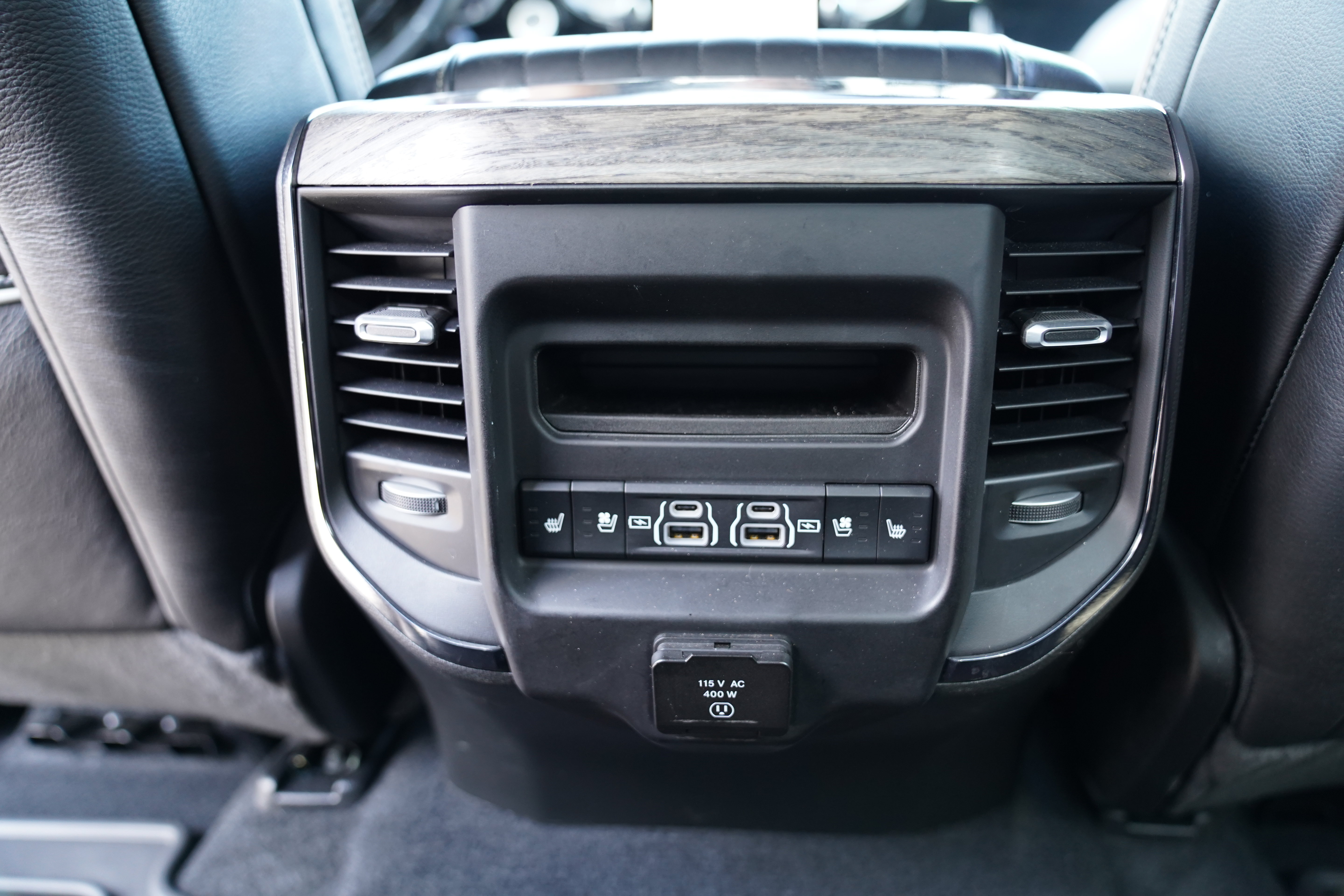 Used 2025 RAM 1500 Limited AWD/4WD image 6