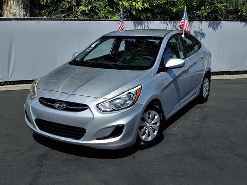 Used 2015 Hyundai Accent GLS FWD image 25