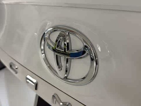 Used 2023 Toyota Camry SE w/ Cold Weather Package FWD image 8