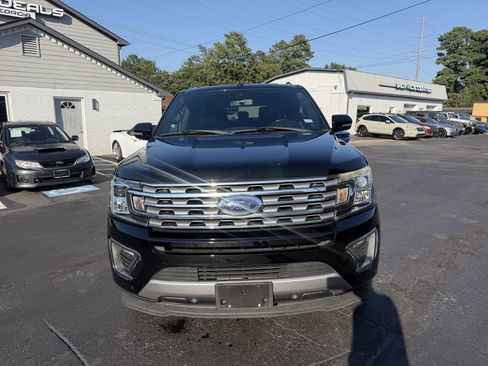 Used 2018 Ford Expedition Max Limited w/ Driver Assistance Package RWD image 3