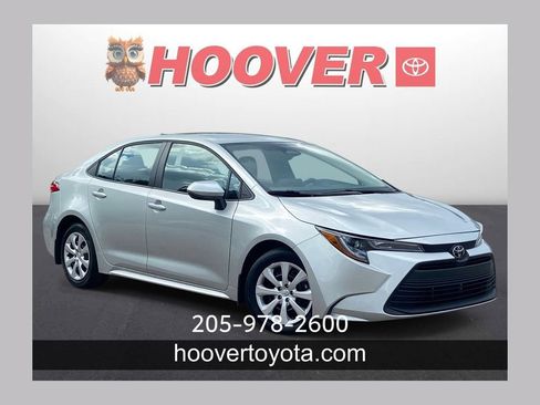 Used 2025 Toyota Corolla LE FWD image 1