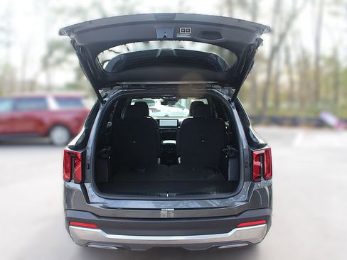 Certified 2025 Kia Sorento SX Prestige image 9