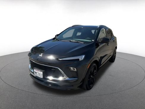 Used 2024 Buick Encore GX Sport Touring image 7