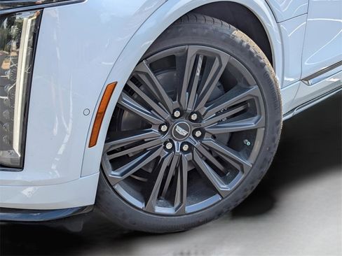 New 2026 Cadillac Lyriq V image 2