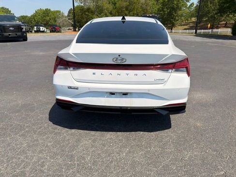 Used 2021 Hyundai Elantra Limited w/ Cargo Package FWD image 13