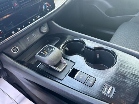 Certified 2022 Nissan Rogue SV image 20